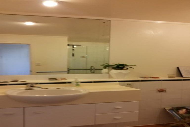 Photo of property in 76 Beach Road, Castor Bay, Auckland, 0620