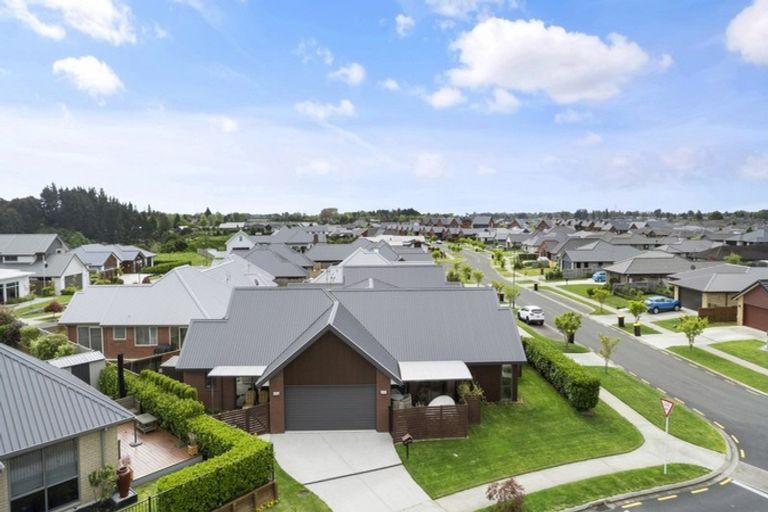 Photo of property in 19 Clifford Close, Leamington, Cambridge, 3432