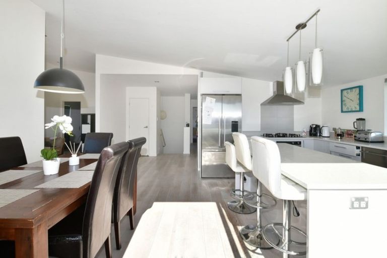 Photo of property in 7 Fern Court, Orewa, 0931