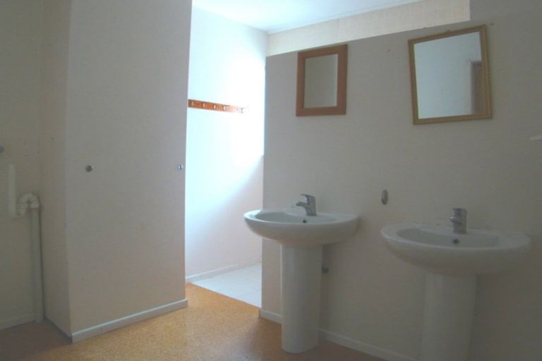 Photo of property in 44d Mountain Road, Mangere Bridge, Auckland, 2022