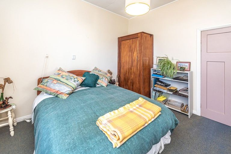 Photo of property in 26 Egmont Street, Castlecliff, Whanganui, 4501