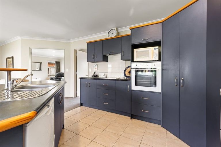 Photo of property in 35 Oaklands Drive, Cambridge, 3434