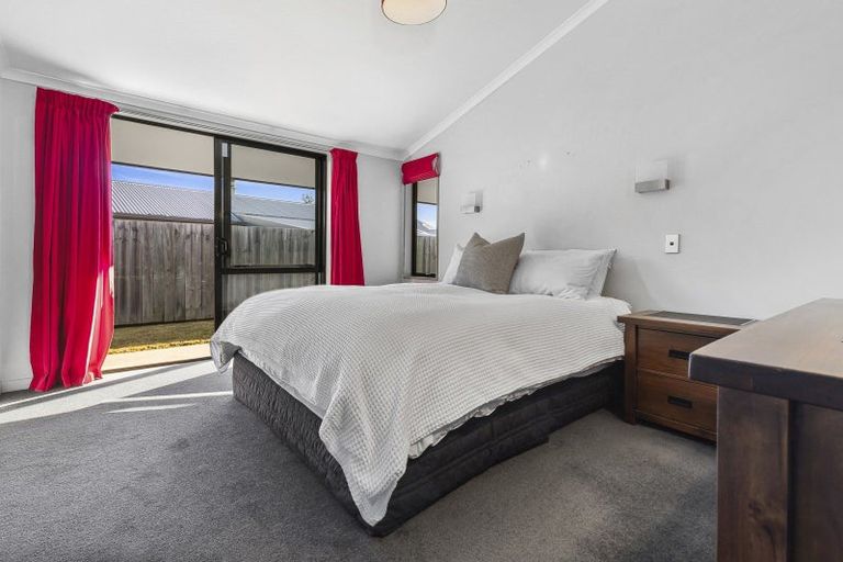 Photo of property in 11 Juno Place, Wanaka, 9305