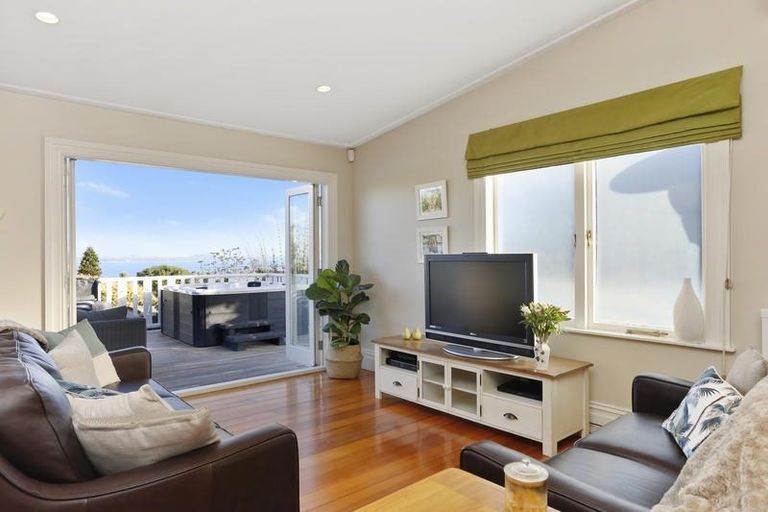 Photo of property in 60 Wiseley Road, Hobsonville, Auckland, 0618