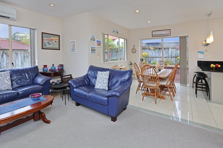 Photo of property in 80 San Marino Drive West, Henderson, Auckland, 0612