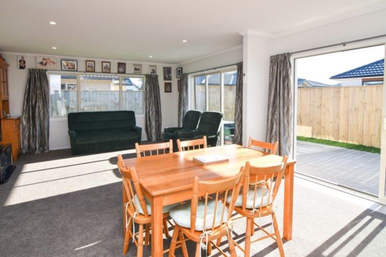 Photo of property in 3 Madison Street, Carterton, 5713