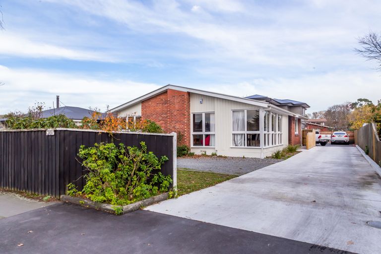 Photo of property in 201 Memorial Avenue, Burnside, Christchurch, 8053