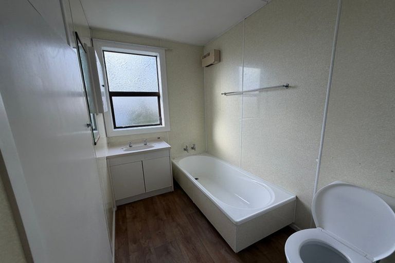 Photo of property in 176 Winchester Street, Levin, 5510