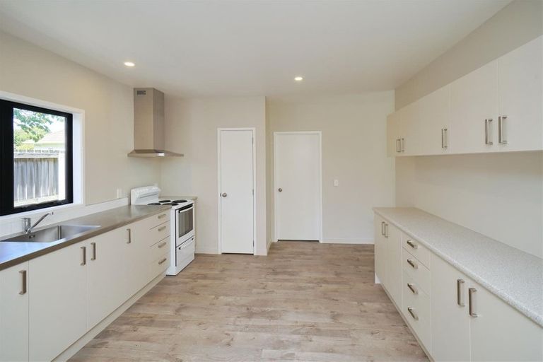 Photo of property in 2/141 Peverel Street, Riccarton, Christchurch, 8041