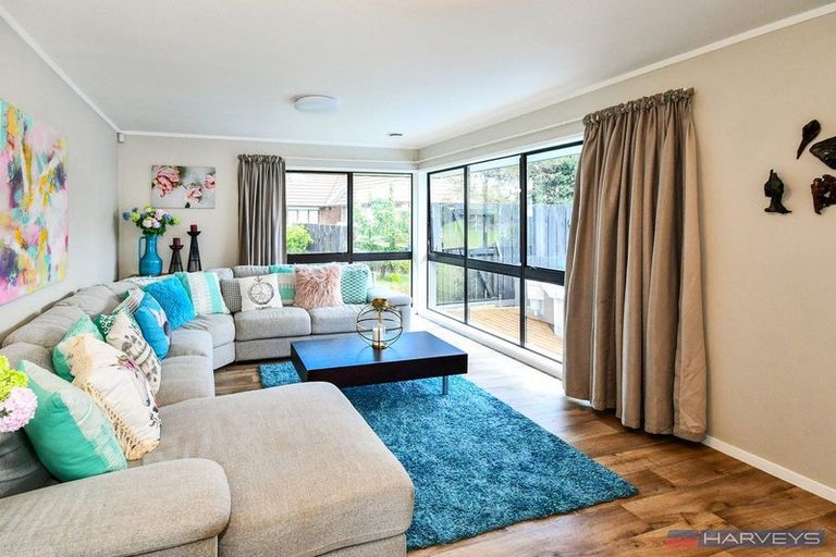 Photo of property in 9 Rarahu Place, The Gardens, Auckland, 2105