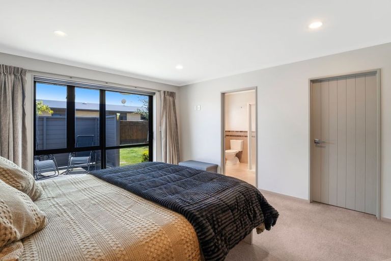 Photo of property in 47 Geneva Terrace, Kelvin Grove, Palmerston North, 4414