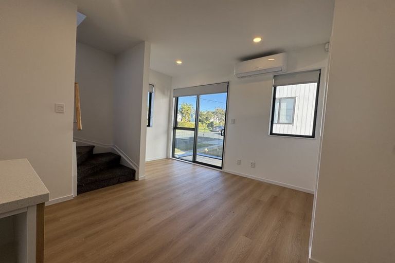 Photo of property in 14a Elcoat Avenue, Te Atatu South, Auckland, 0610