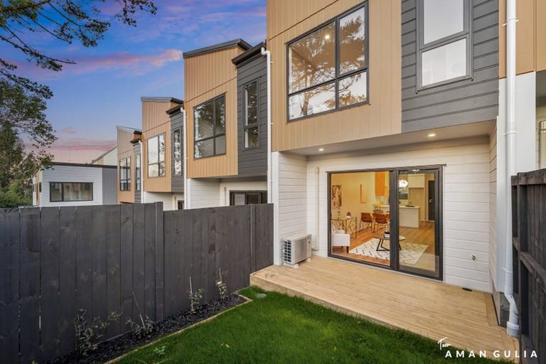 Photo of property in 1/93 Woodglen Road, Glen Eden, Auckland, 0602