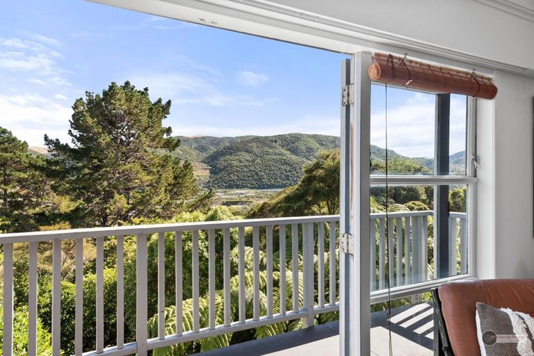 Photo of property in 76 Holborn Drive, Stokes Valley, Lower Hutt, 5019