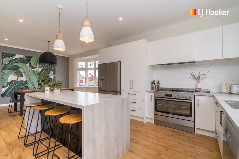 Photo of property in 65 Hargest Crescent, Saint Kilda, Dunedin, 9012