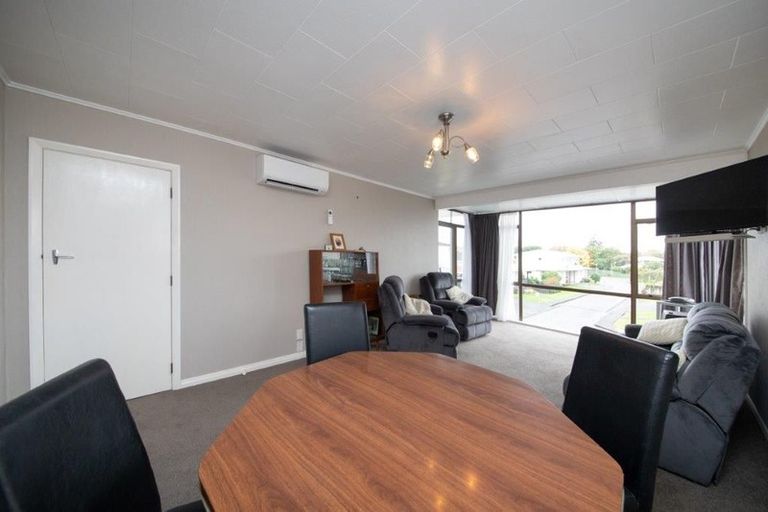 Photo of property in 8 Collingwood Court, Hokowhitu, Palmerston North, 4410