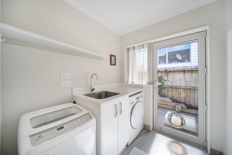 Photo of property in 16 Carpenter Lane, Silverdale, 0932