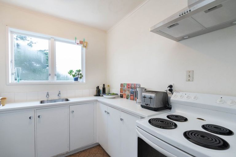 Photo of property in 86a Black Rock Road, Newlands, Wellington, 6037