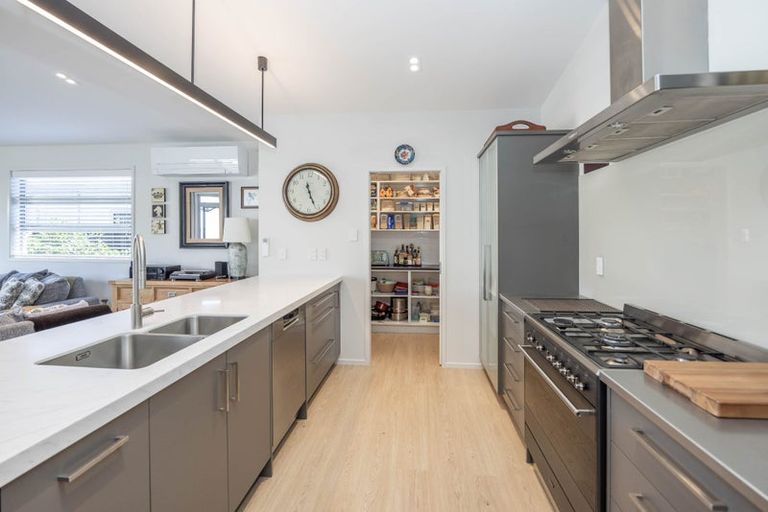 Photo of property in 19 Shalimar Place, Huntington, Hamilton, 3210