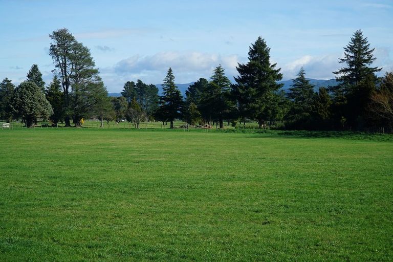 Photo of property in 115 Chester Road, Clareville, Carterton, 5791