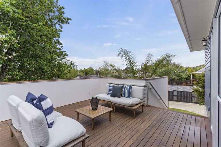 Photo of property in 22 Bayside Avenue, Te Atatu Peninsula, Auckland, 0610