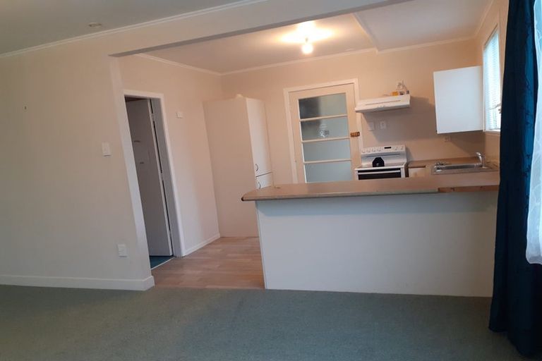 Photo of property in 5 Whiteley Street, Moturoa, New Plymouth, 4310
