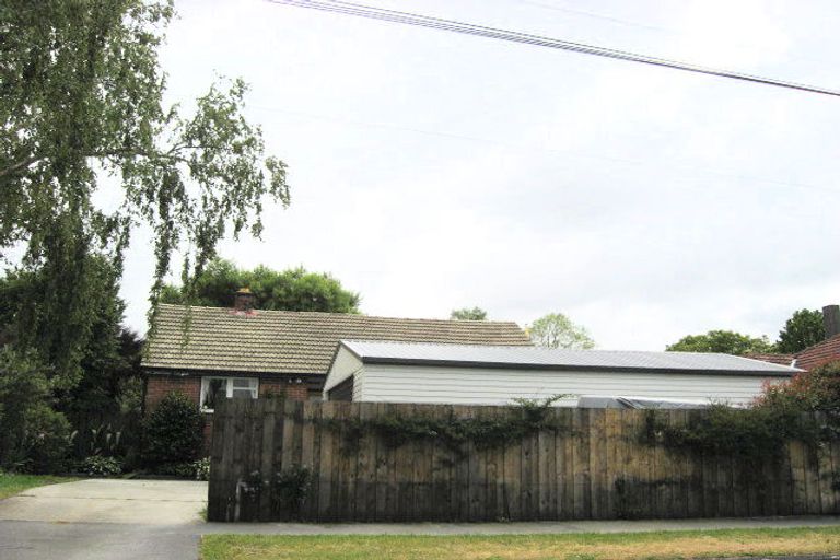 Photo of property in 18 Hooker Avenue, Bryndwr, Christchurch, 8053