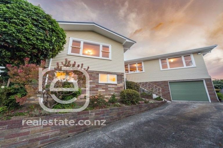 Photo of property in 9 Lynmore Drive, Hillpark, Auckland, 2102