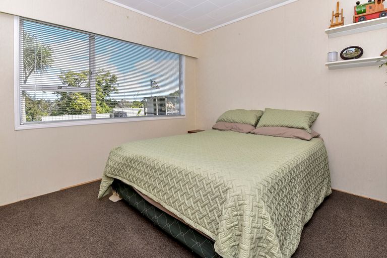 Photo of property in 14 Snowden Place, Opaheke, Papakura, 2113