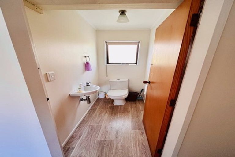 Photo of property in 6 Ruth Grove, Karori, Wellington, 6012