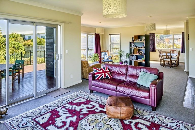 Photo of property in 37 Meadowbank Drive, Belmont, Lower Hutt, 5010