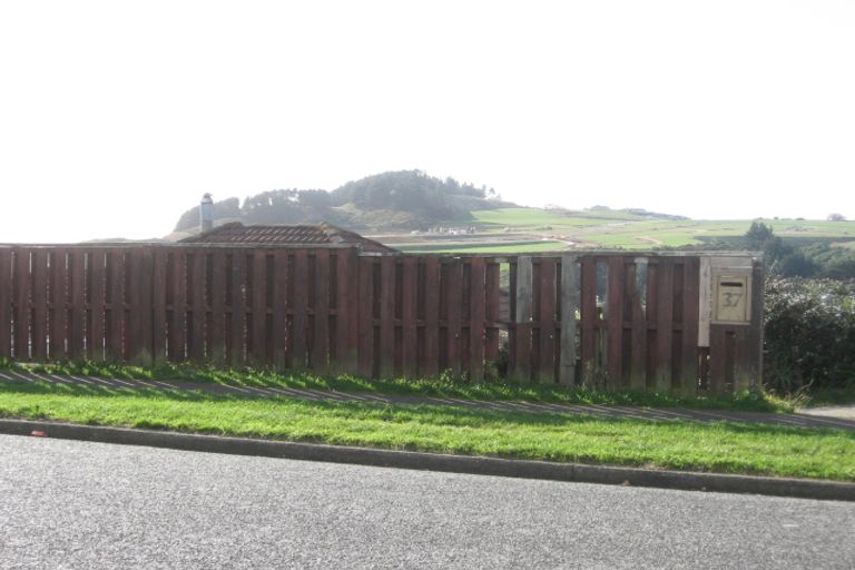 Photo of property in 37 Gloucester Street, Cannons Creek, Porirua, 5024