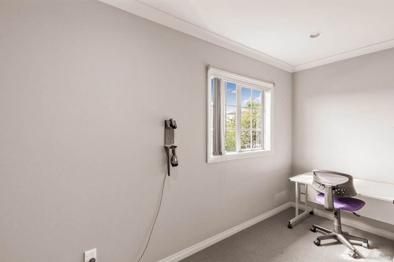 Photo of property in 416 West Coast Road, Glen Eden, Auckland, 0602