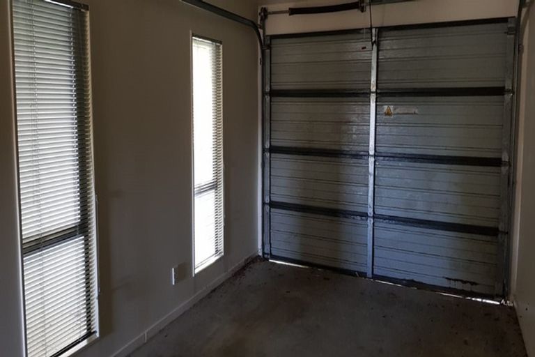 Photo of property in 2/3 Orwell Road, Greenhithe, Auckland, 0632