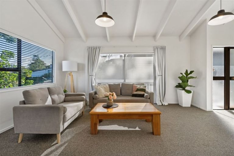 Photo of property in 2/18 Morton Avenue, Forrest Hill, Auckland, 0620