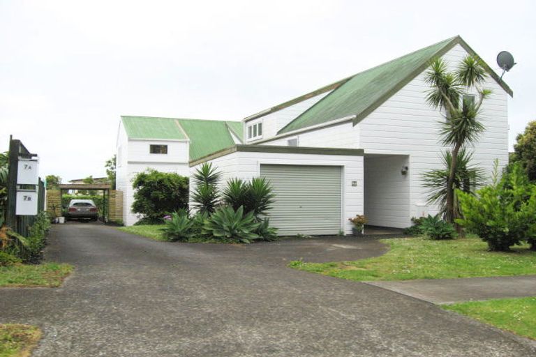 Photo of property in 1/7 Steen Place, Mangere Bridge, Auckland, 2022
