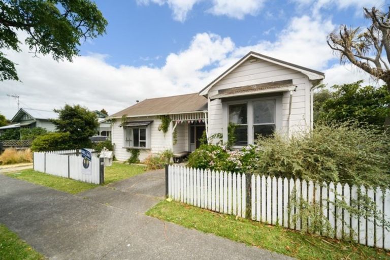 Photo of property in 38 Hereford Street, West End, Palmerston North, 4410