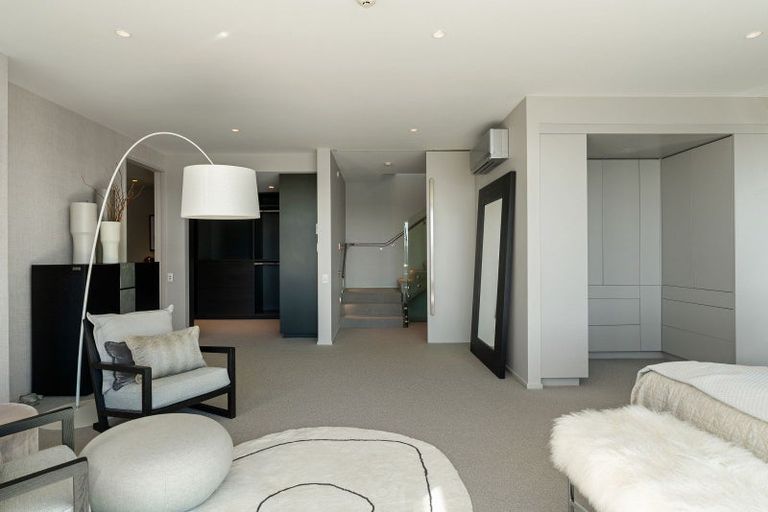 Photo of property in 34 Lookout Road, Roseneath, Wellington, 6021