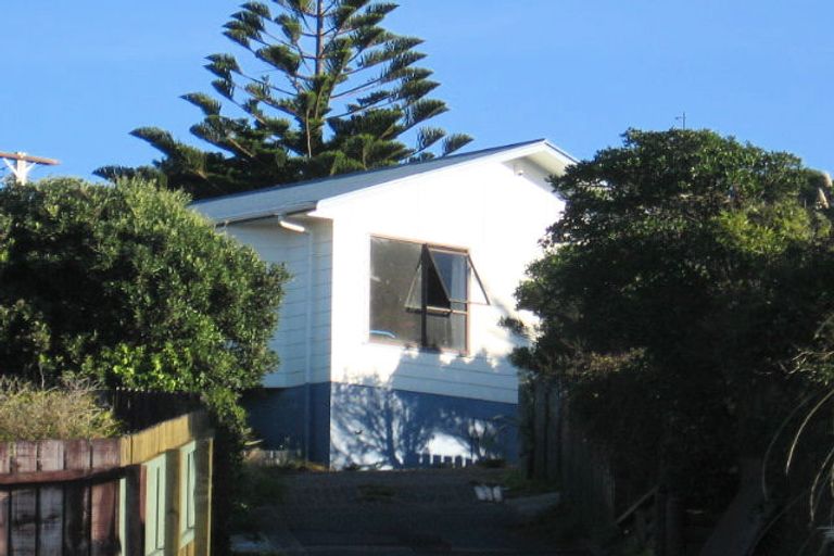 Photo of property in 17 Tuna Terrace, Titahi Bay, Porirua, 5022