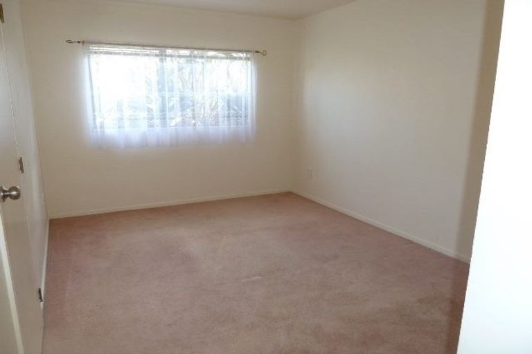 Photo of property in 72 Caribbean Drive, Unsworth Heights, Auckland, 0632