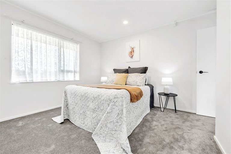 Photo of property in 13 Eroni Clarke Close, Flat Bush, Auckland, 2019