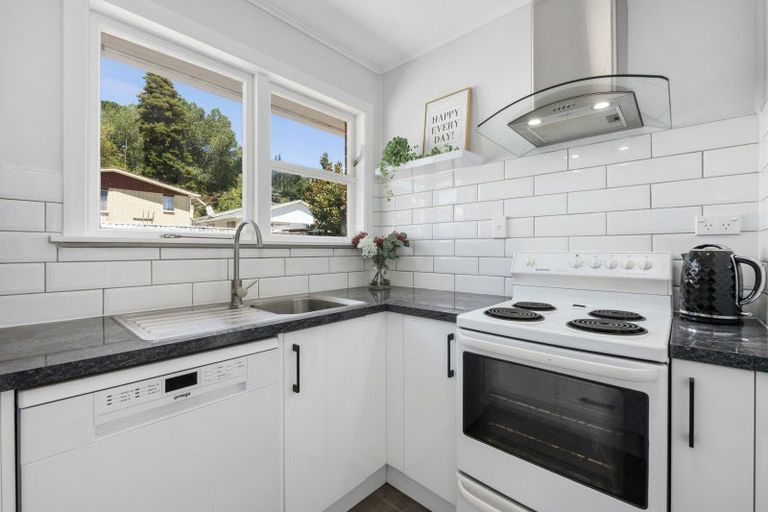 Photo of property in 1/29 Hillside Drive, Maoribank, Upper Hutt, 5018