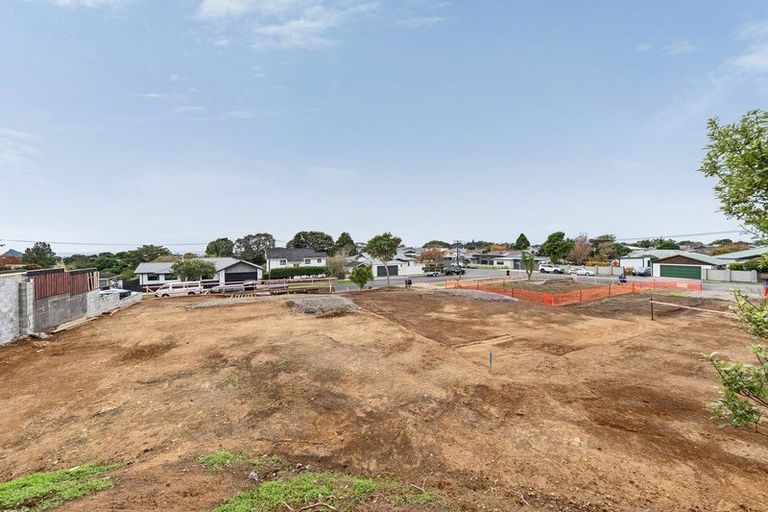 Photo of property in 16 Dartmoor Avenue, Westown, New Plymouth, 4310