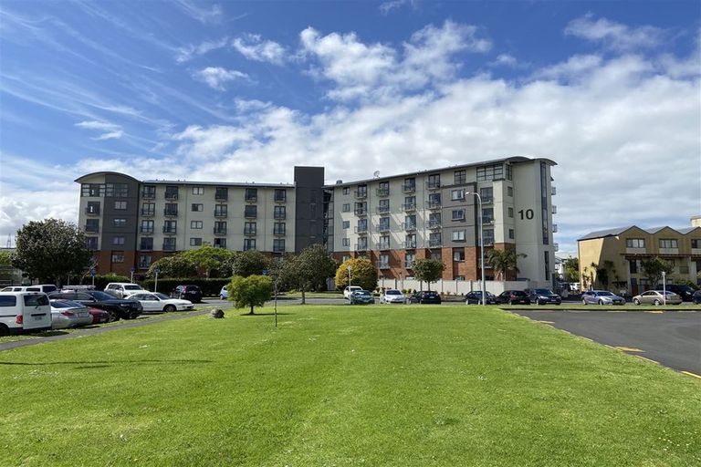 Photo of property in 1l/10 Crown Lynn Place, New Lynn, Auckland, 0600