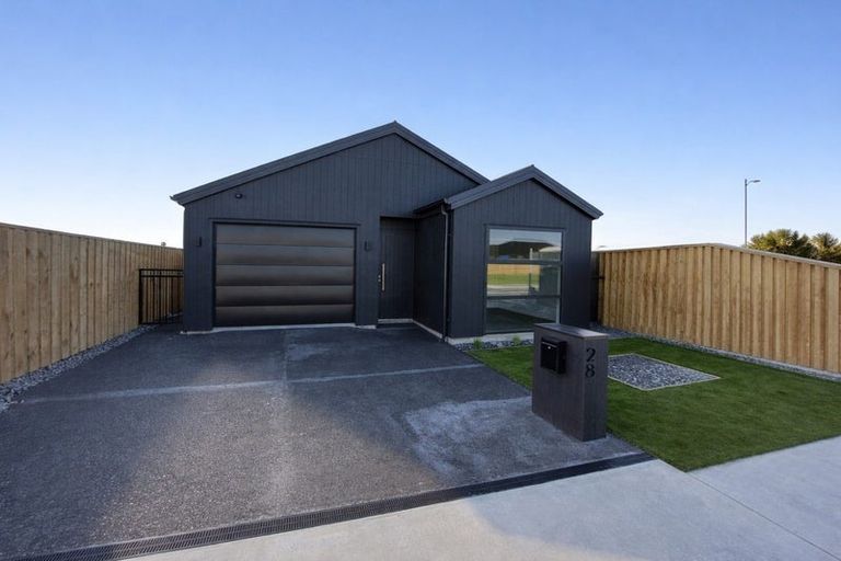 Photo of property in 28 Mcgrath Lane, Rangiora, 7400