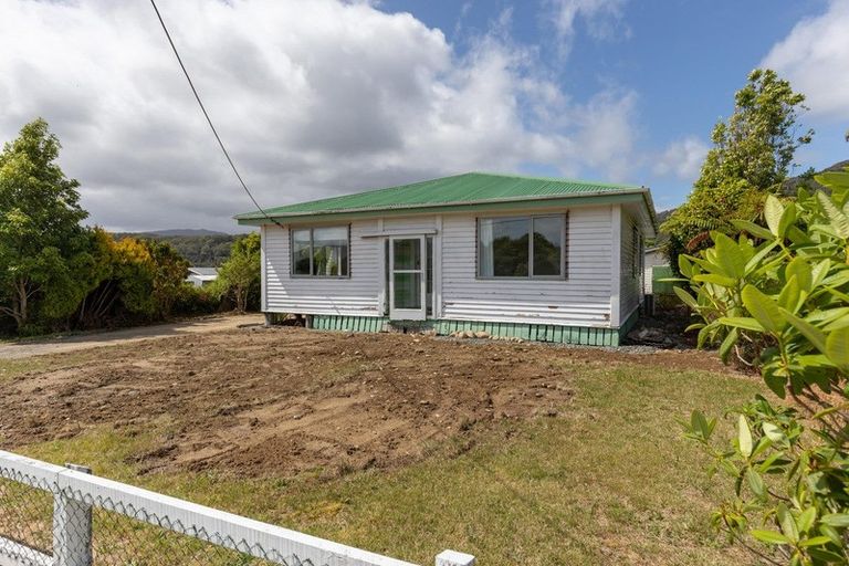 Photo of property in 21 Ohau Street, Dobson, Greymouth, 7805
