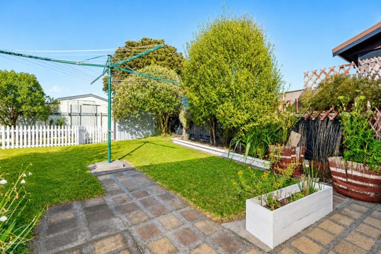 Photo of property in 38 Norfolk Crescent, Otaki Beach, Otaki, 5512
