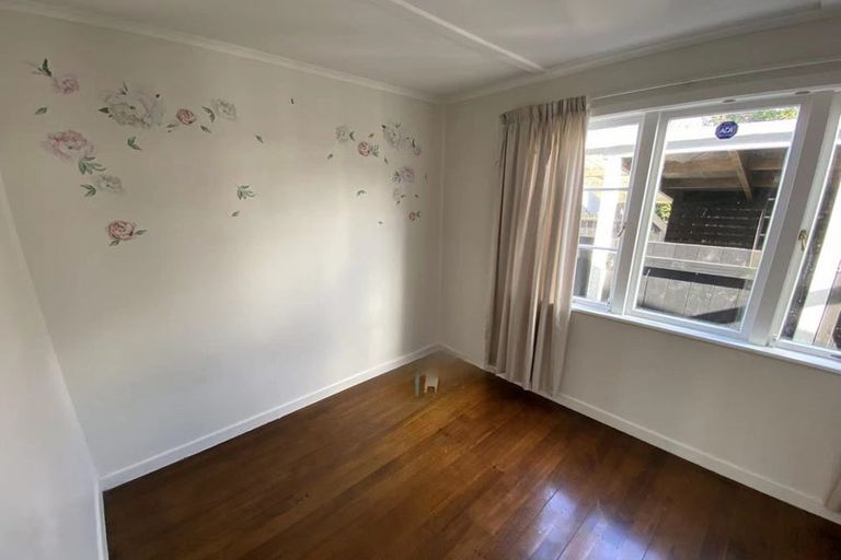 Photo of property in 78 Swanson Road, Henderson, Auckland, 0610