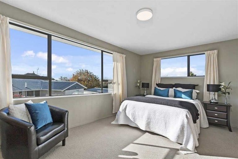 Photo of property in 2/120b Roydvale Avenue, Burnside, Christchurch, 8053