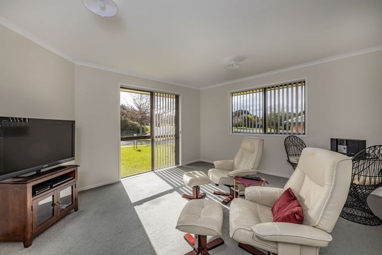 Photo of property in 19 Halyard Loop, Haruru, 0204